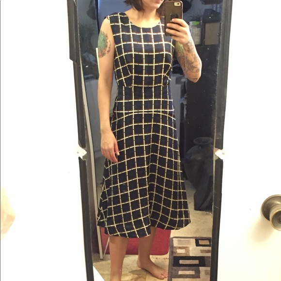 Silk dress - Picture 6 of 7